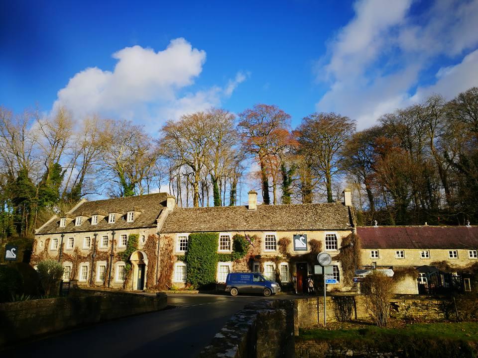 Bibury เขต Cotswolds หมู่บ้านชนบทที่สวยที่สุดในอังกฤษ